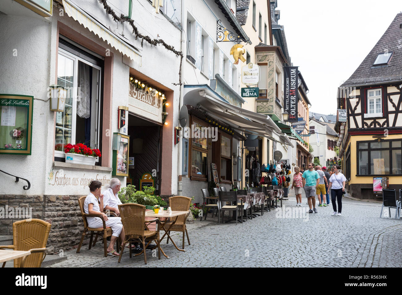 Rudesheim, Hesse, Allemagne. Blücherstrasse Scène de rue. Banque D'Images