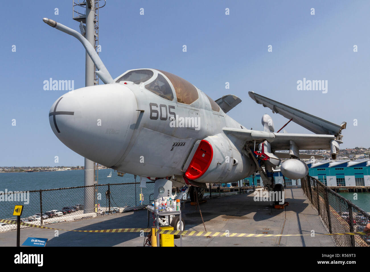 Un EA-6B Prowler avion de guerre électronique, USS Midway, San Diego, California, United States. Banque D'Images