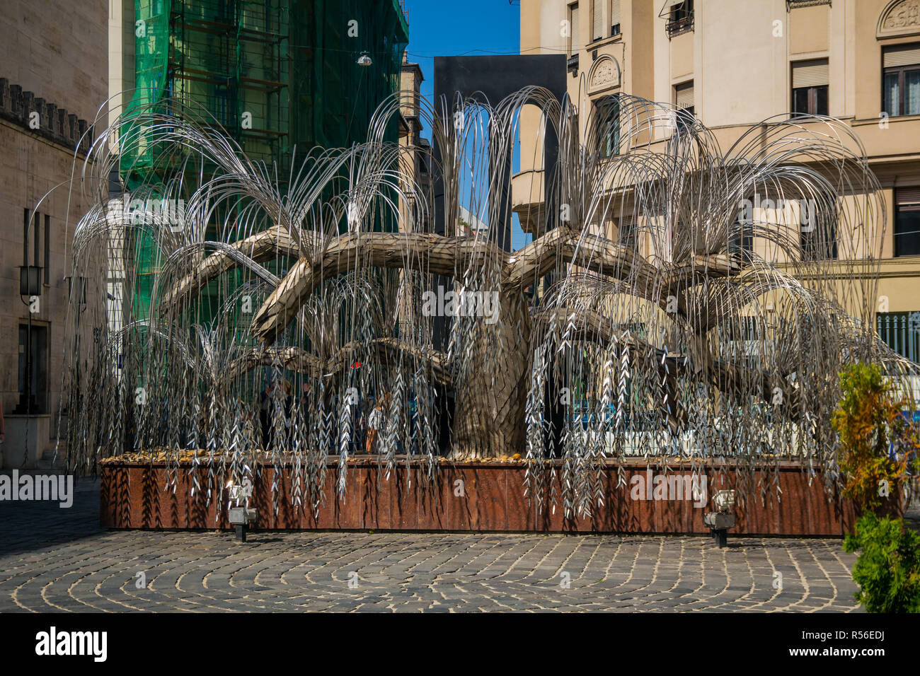 Le Saule pleureur monument de l'Holocauste qui est situé près de la Synagogue Dohany à Budapest, Hongrie Banque D'Images