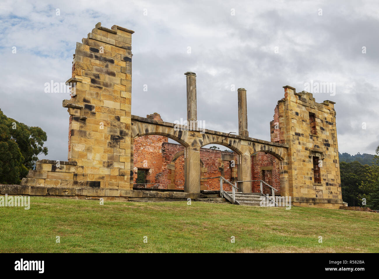 Ruines de l'ancienne prison hôpital au Site historique de Port Arthur en Tasmanie, Australie Banque D'Images