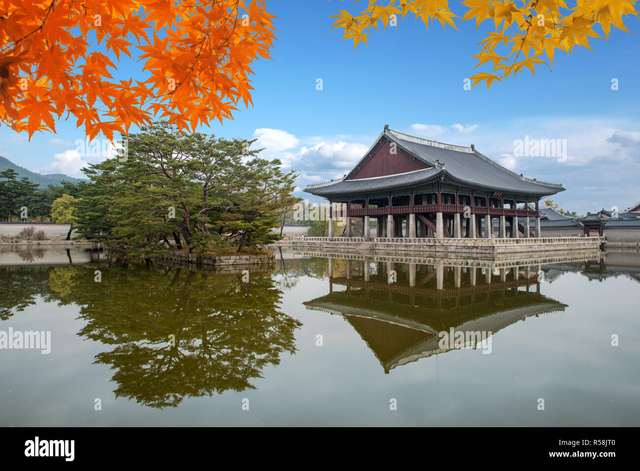 Gyeongbokgung Palace en automne à Séoul, Corée du Sud. Banque D'Images