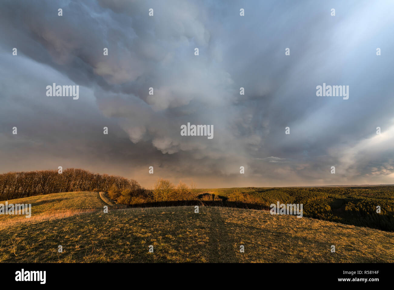 Szinérváralja, orages, nuages Mammatus, coucher de soleil, Thuringe, Allemagne Banque D'Images