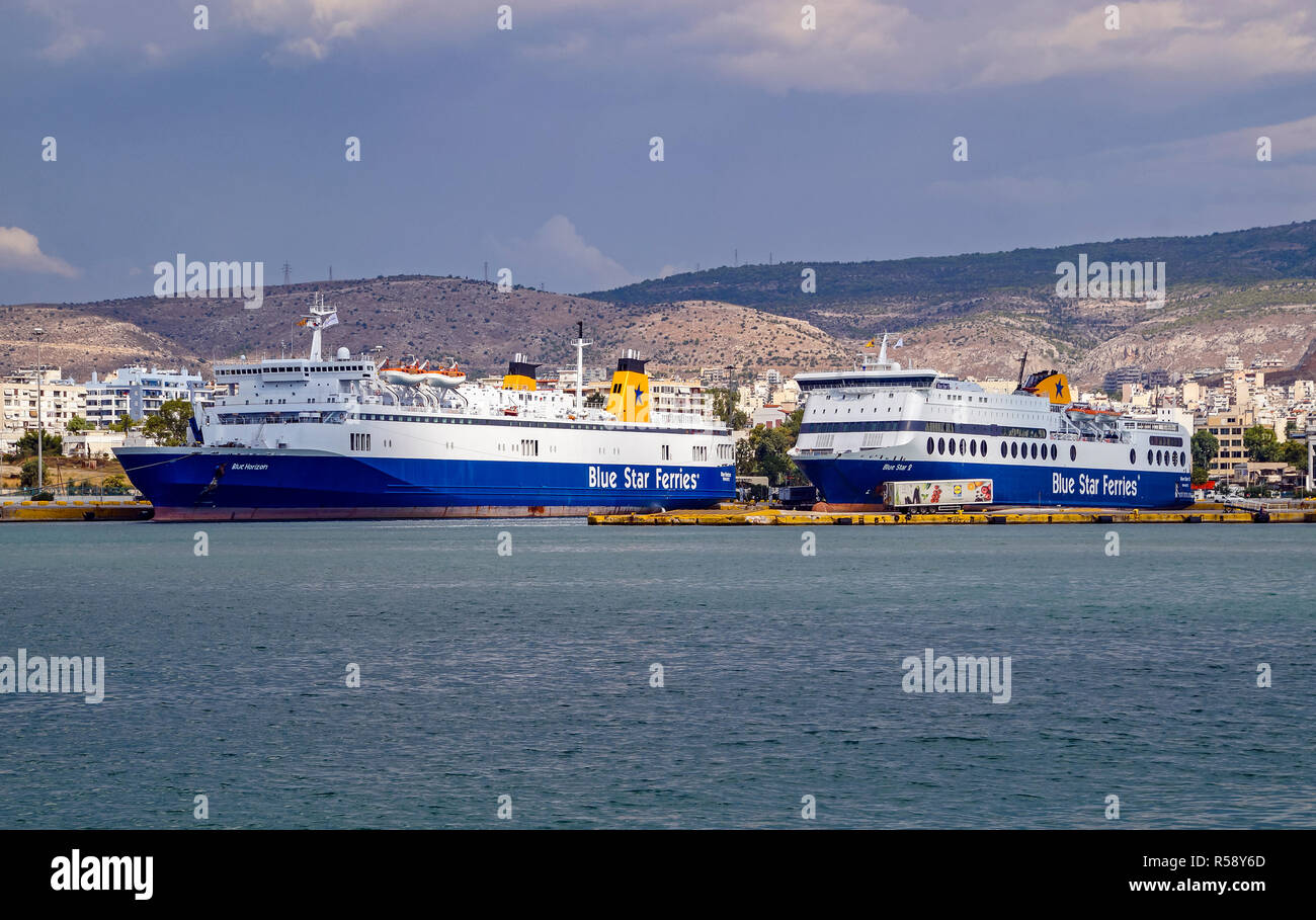Blue Star Ferries Blue Star Blue Star & Horizon 2 amarré au port de Piraeus Athens Grèce Europe Banque D'Images