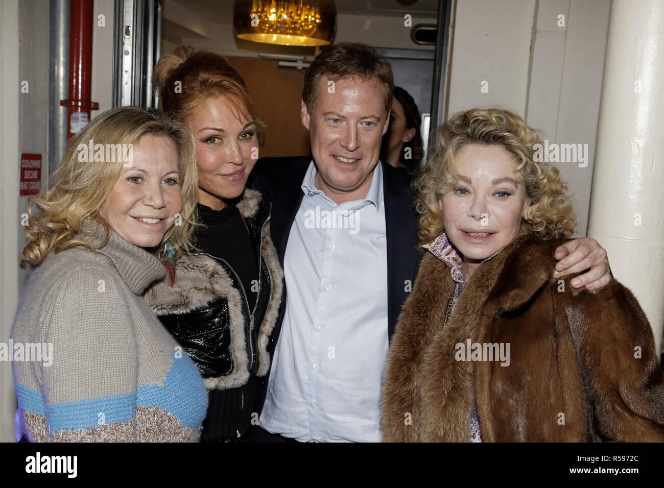 Paris, France. 29 Nov, 2018. L'actrice Fiona Gélin, Indra, chanteuse et actrice Thomas Chaumette Grace de Capitani - Jean-Eric Duluc, Président de la Fédération internationale du tourisme reçoit le 2018 Lauriers d'or d'excellence en tourisme et hôtellerie internationale à Thomas Chaumette, de l'Hotel Best Western Le 18 Paris, le 29 novembre 2018. Credit : Bernard Menigault/Alamy Live News Banque D'Images