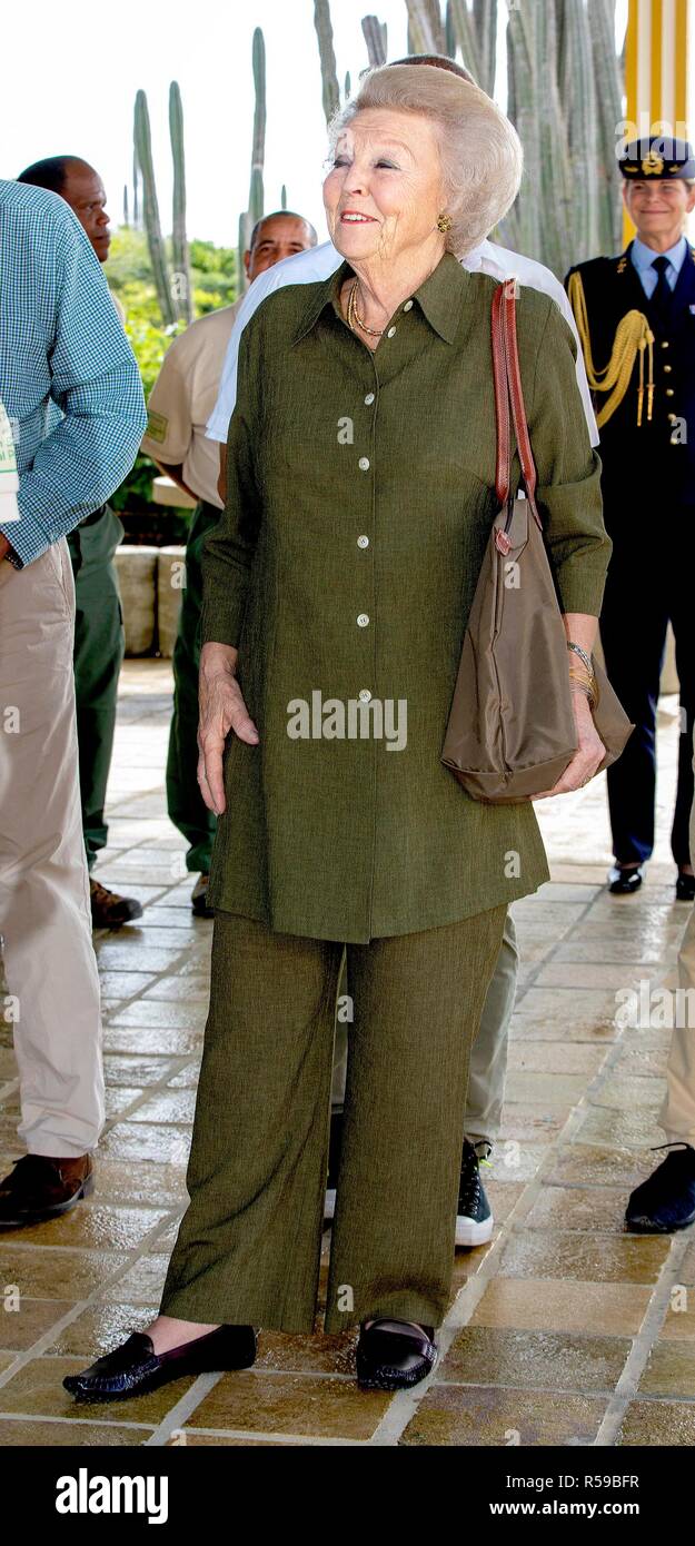 La princesse Beatrix des Pays-Bas à Washington Slagbaai National Park, le 30 novembre 2018, pour visiter l'Aloe Four, Salina, Matijs Chikitu Playa Playa Kokolishi Seru Grandi et dans le parc, au 2ème d'une visite de 3 jours à Bonaire Photo : Albert Nieboer/ Pays-Bas OUT/Point de vue OUT | Banque D'Images