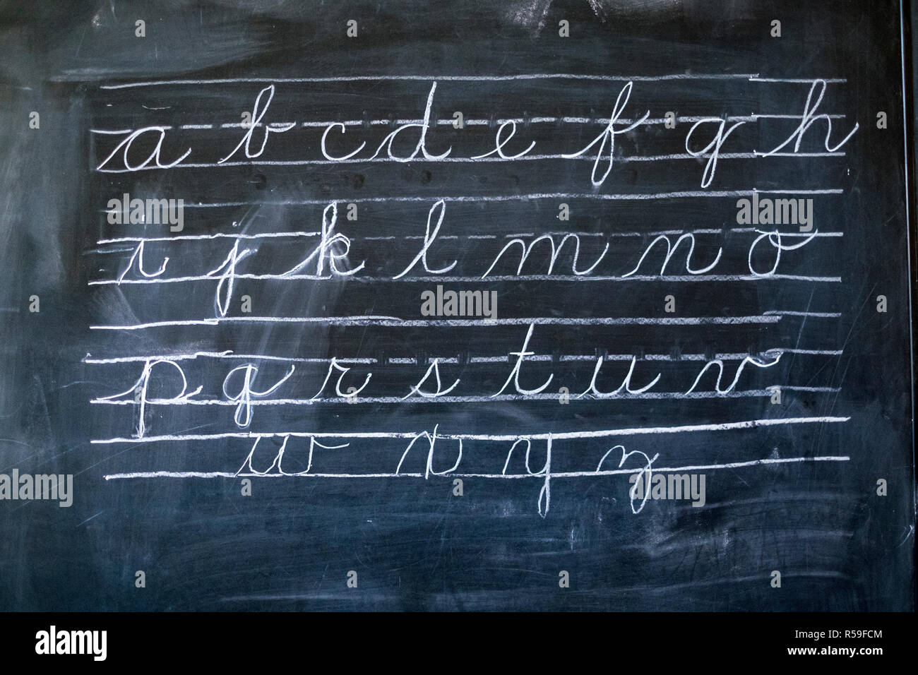 Exemple De L'écriture Cursive Avec Un Crayon, Apprentissage Écriture  Cursive Banque D'Images et Photos Libres De Droits. Image 19447842