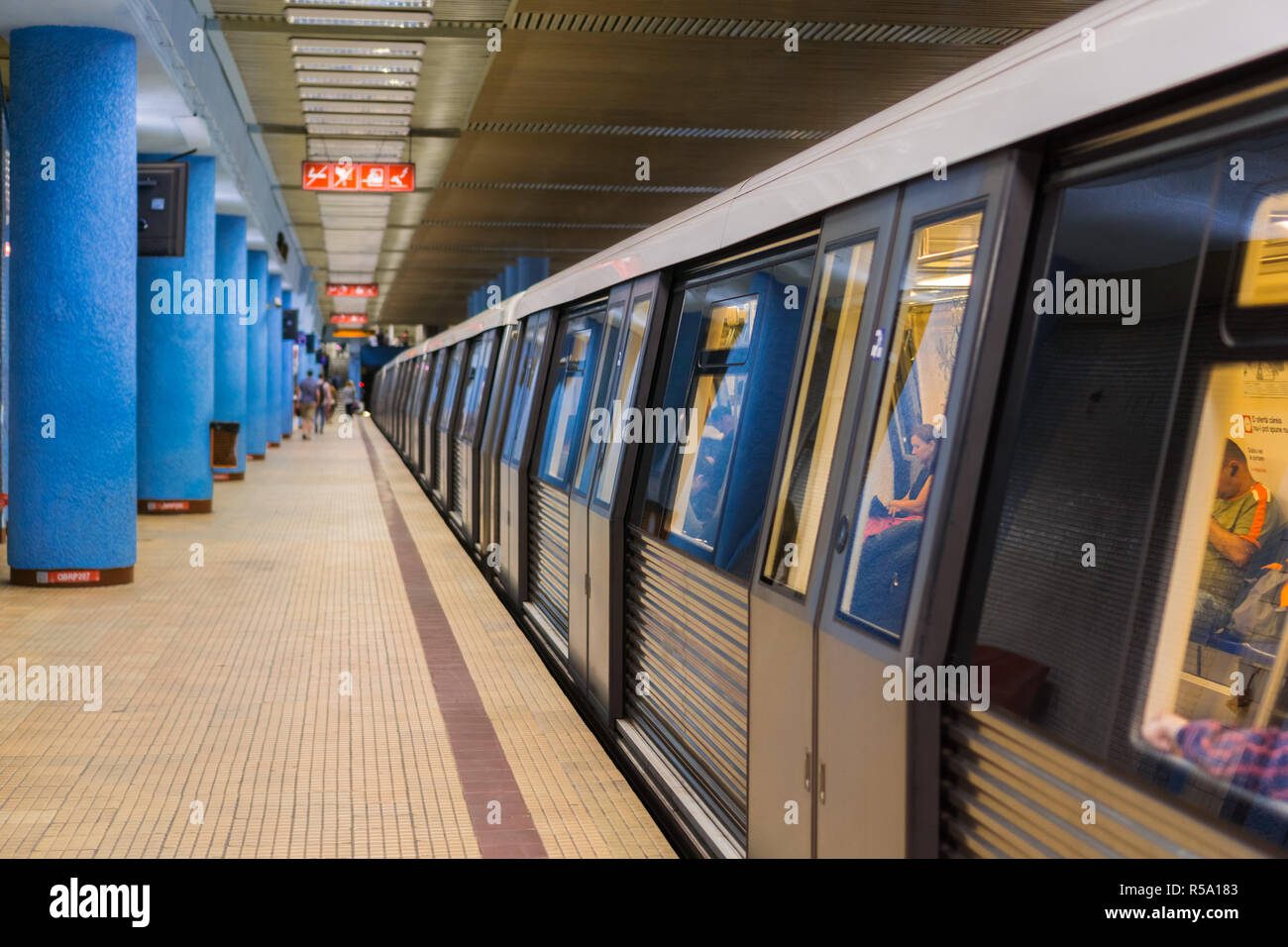12 septembre 2017, Bucarest, Roumanie - plate-forme du métro Banque D'Images