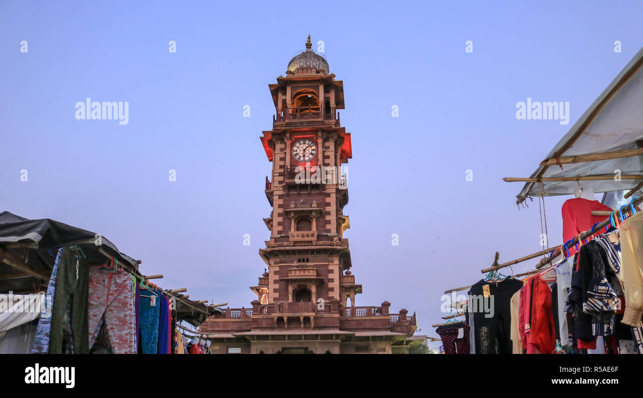 Ghanta Ghar, également connu sous le nom de la tour de l'horloge de Jodhpur, Rajasthan. Il a été construit par le Maharaja Sardar Singh entre 1880-1911. Banque D'Images