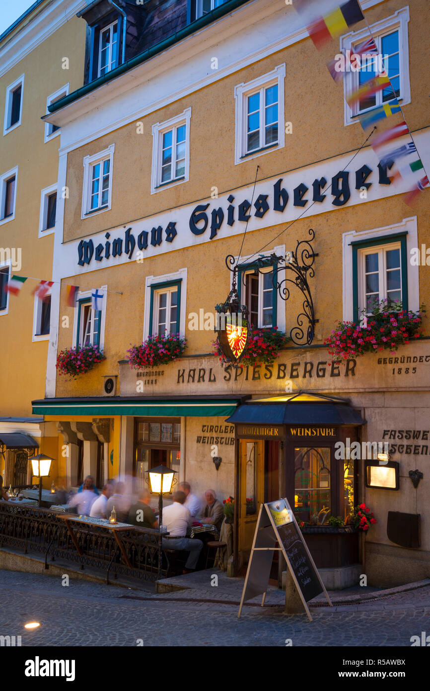 Restaurant traditionnel, Gmunden, Salzkammergut, Haute Autriche, Autriche Banque D'Images Restaurant traditionnel, Gmunden, Salzkammergut, Haute Autriche, Autriche Banque D'Images