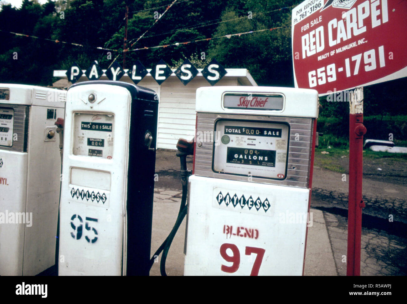 Station de gaz à Portland, Oregon, fermée à cause d'un manque de carburant. Il a été l'une des nombreuses stations fermées pendant la crise du carburant dans l'hiver de 1973-1974 05/1974 Banque D'Images