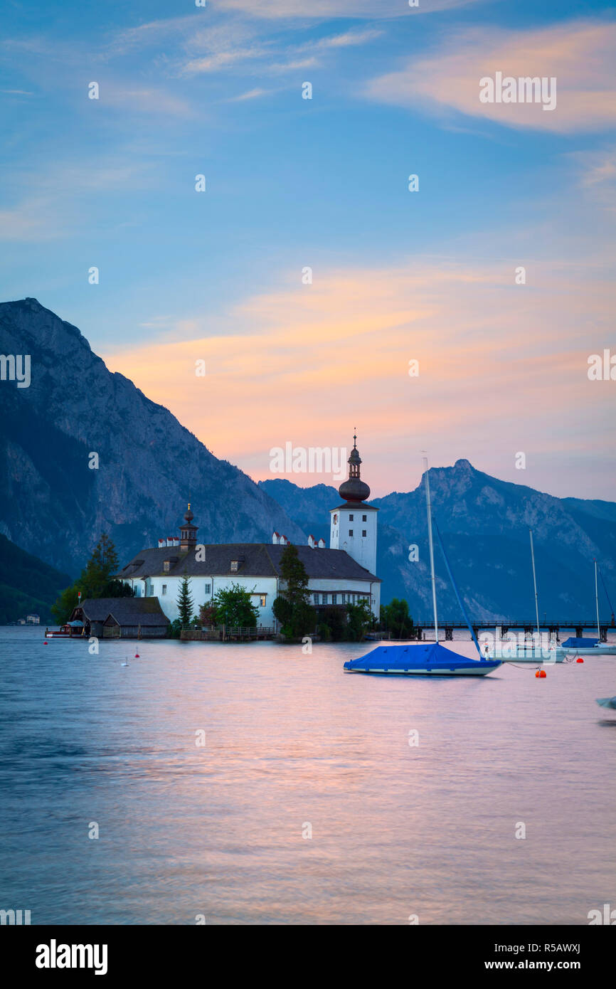 Schloss Ort sur le lac Traunsee, Gmunden, Salzkammergut, Haute Autriche, Autriche Banque D'Images Schloss Ort sur le lac Traunsee, Gmunden, Salzkammergut, Haute Autriche, Autriche Banque D'Images