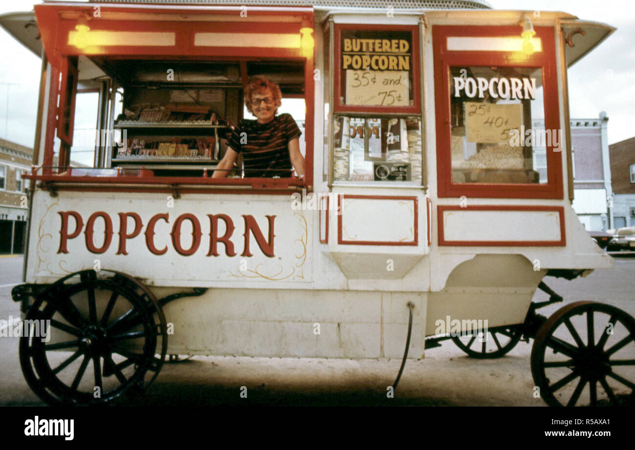 Ce 50-Year-Old Stand de pop-corn est un incontournable dans la communauté de New Ulm, Minnesota ca. 1975 Banque D'Images