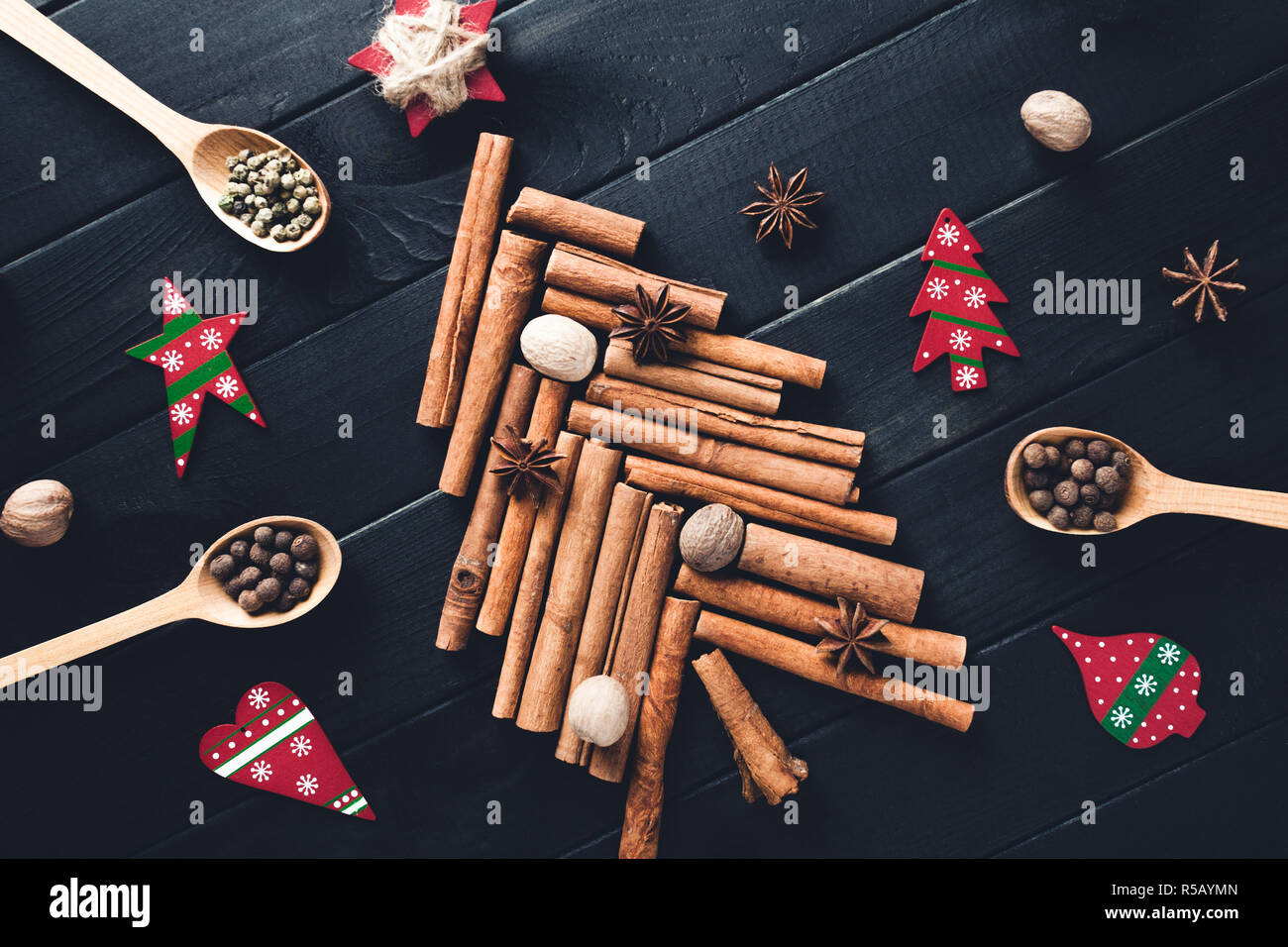 Arbre de Noël de cannelle et anis Banque D'Images