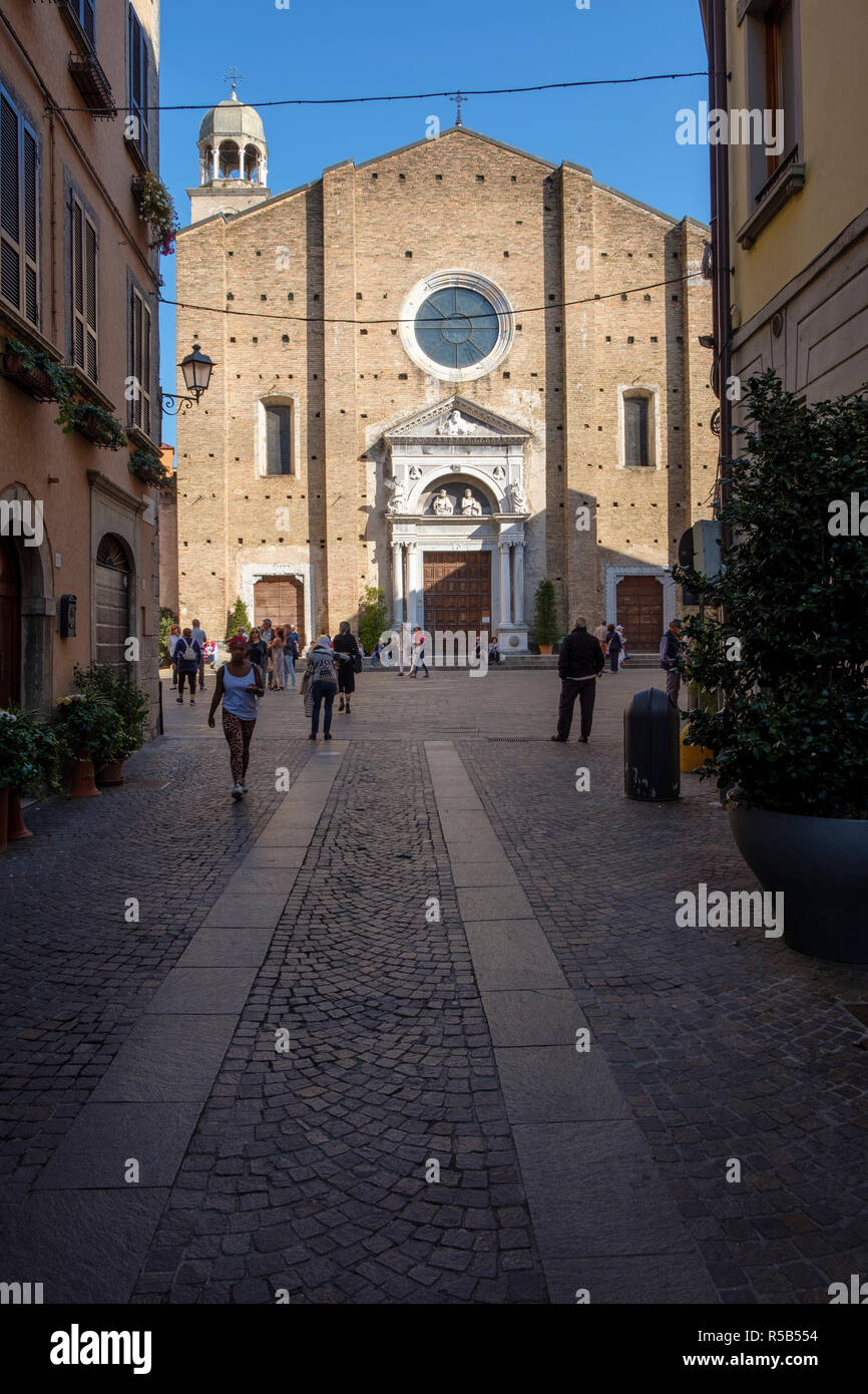 Église de Santa Maria Annunziata, Cathédrale de Salò, Lac de Garde, Province de Brescia, Lombardie, Italie Banque D'Images