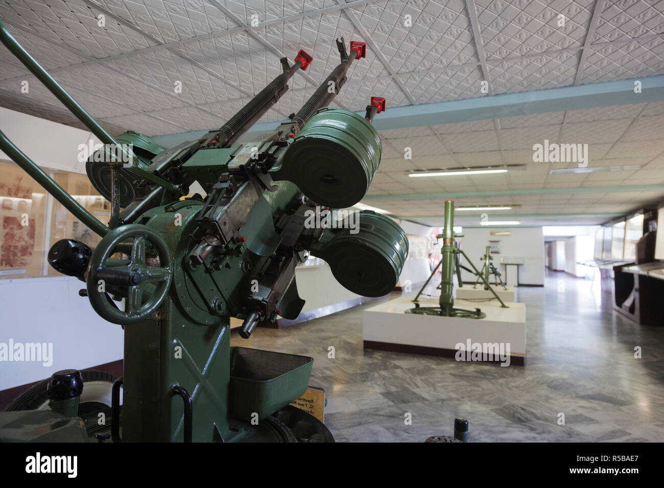 Cuba, province de Matanzas, Playa Giron, Museo de Playa Giron, musée de l'US-led 1961 CIA Bay of pigs invasion soviétique, à l'emploi de mitrailleuses anti-aériennes Banque D'Images