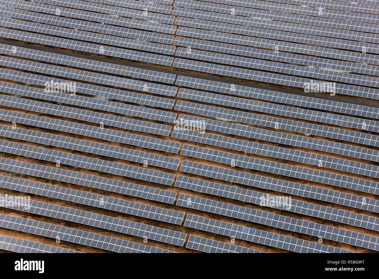 Vue aérienne de panneaux solaires la Province de Huelva, Espagne Banque D'Images