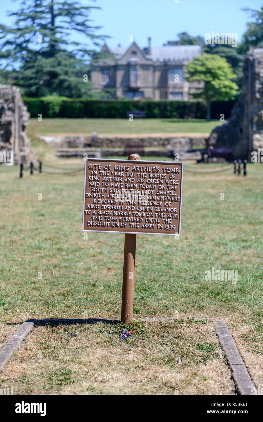 La supposée de repos pour le reste de la mythique roi Arthur. Abbaye de Glastonbury, Somerset, Angleterre. Banque D'Images