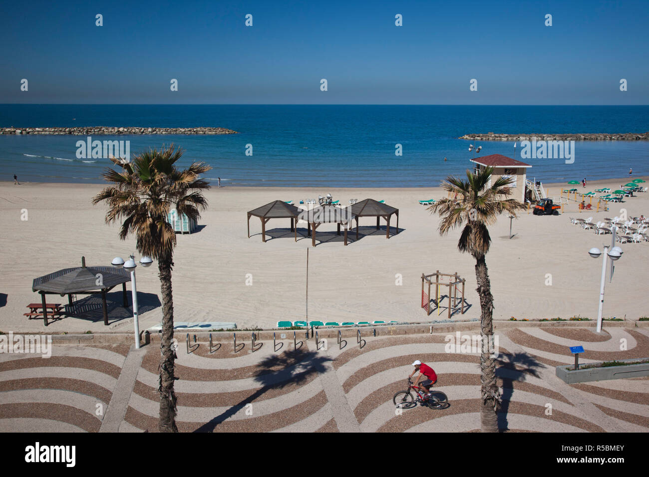Israël, Tel Aviv beach walkway Banque D'Images