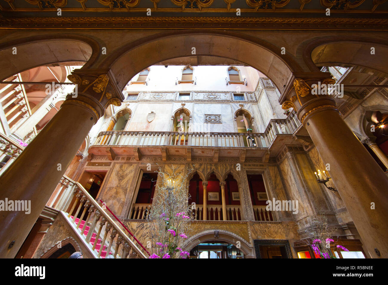 Atrium dans l'hôtel Danieli, Venise, Italie Banque D'Images
