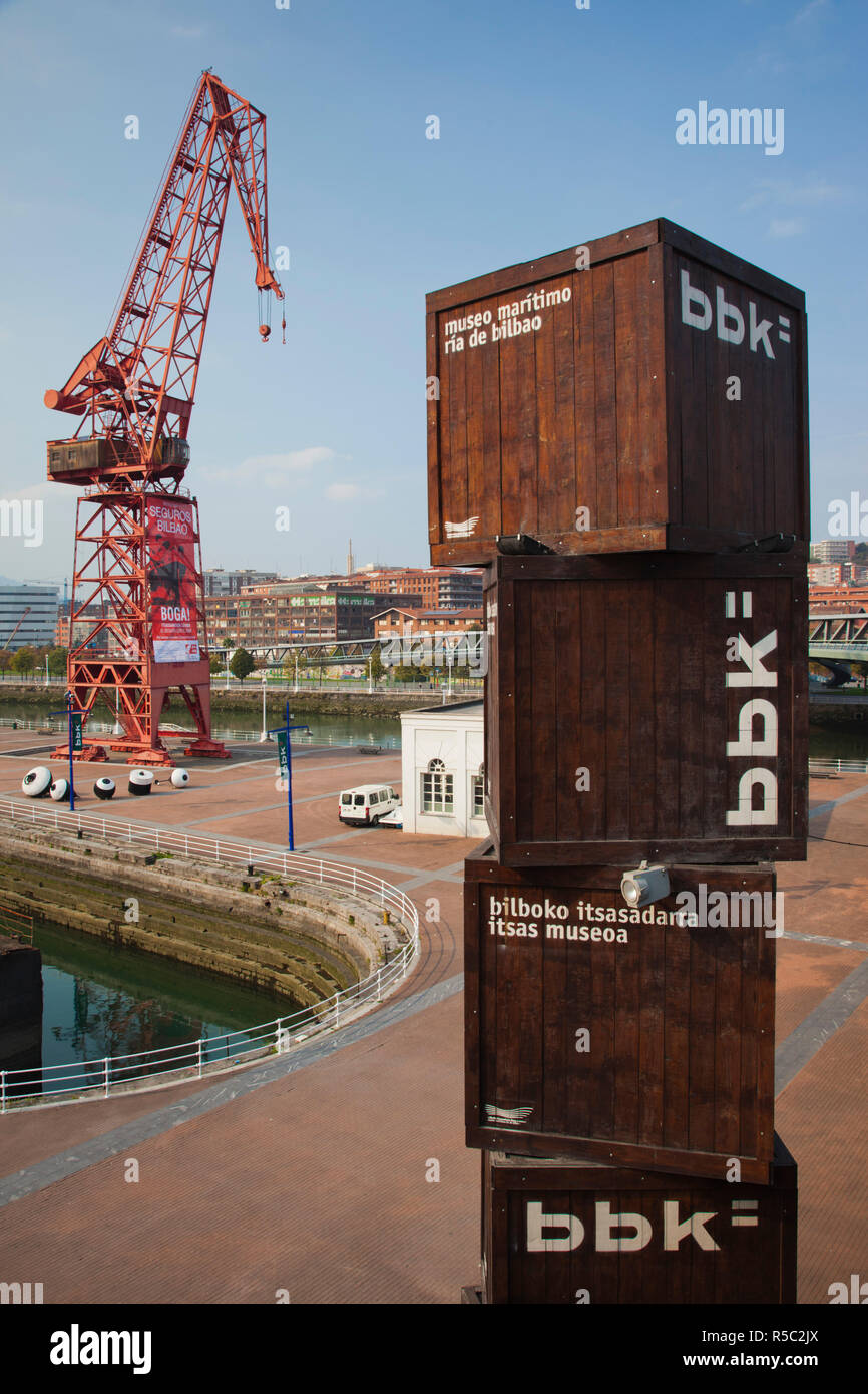 Espagne, Pays basque Région, province de Biscaye, Bilbao, Museo Maritimo Ria de Bilbao, musée maritime, grue de chargement Banque D'Images