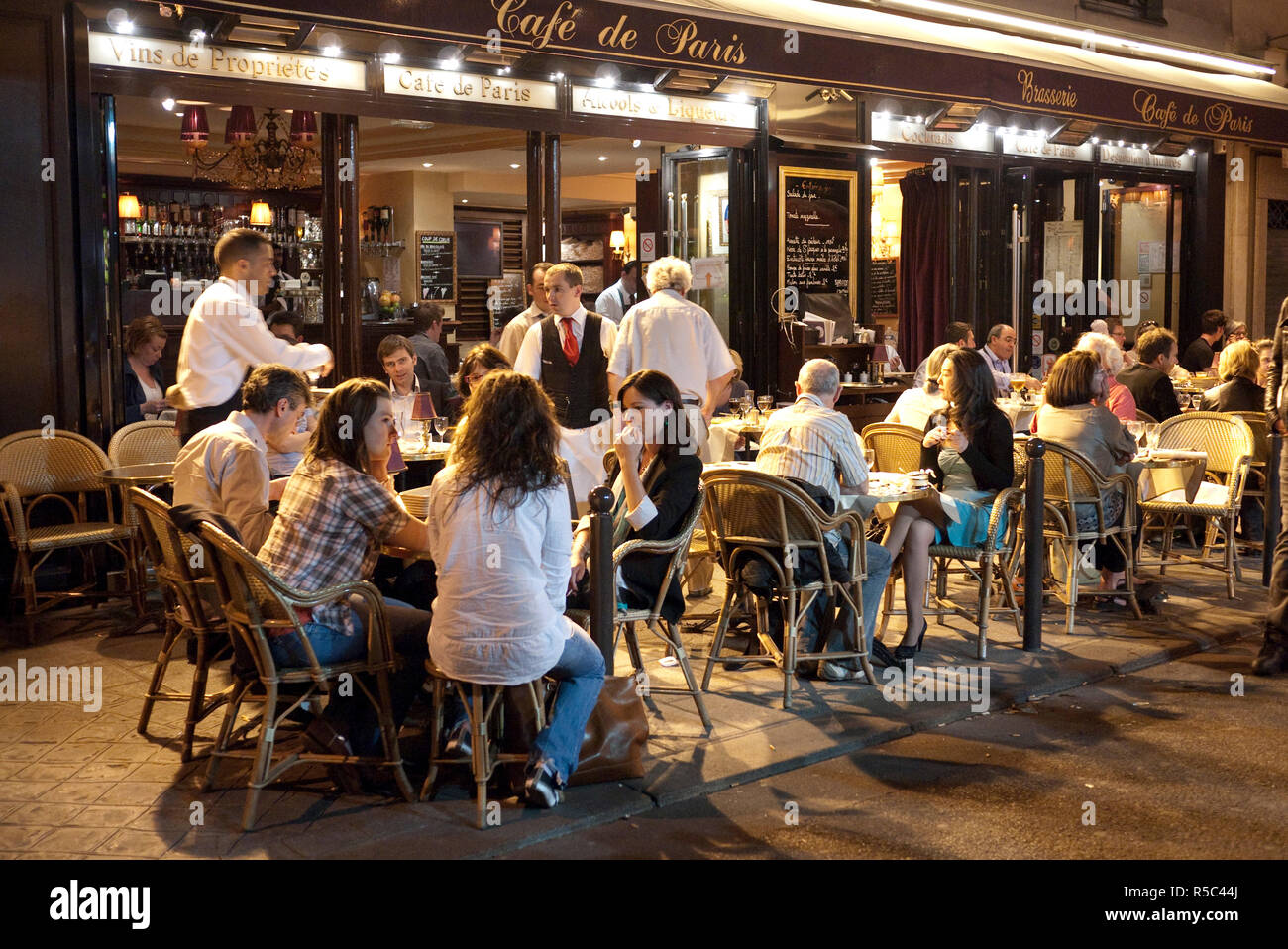 Café/Restaurant dans le Saint Germain des Pres, Rive Gauche, Paris, France Banque D'Images