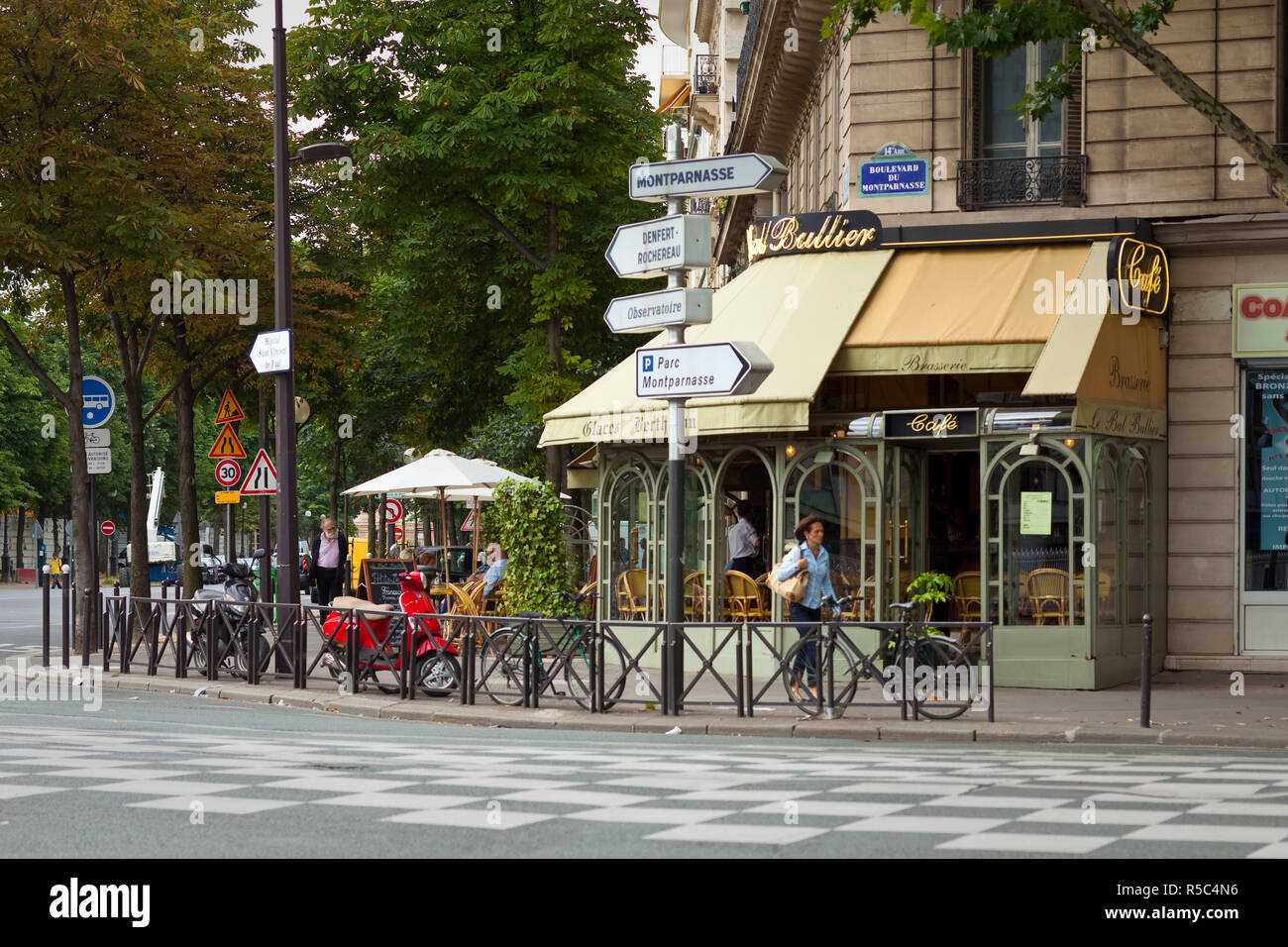 Café/Brasserie, Boulevard du Montparnasse, Paris, France Banque D'Images