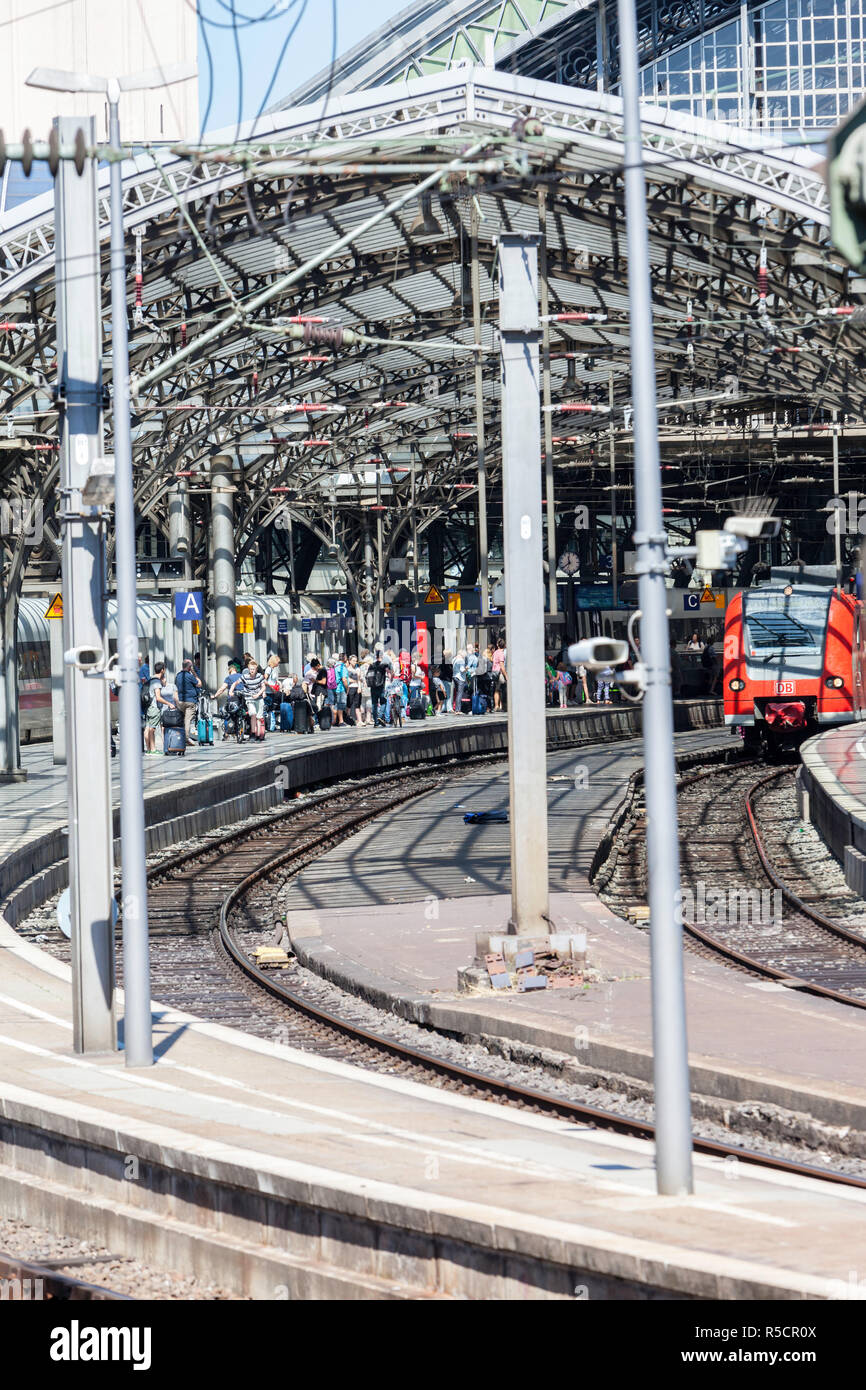 Cologne, Allemagne. La gare ferroviaire, l'un des plus occupés en Allemagne. Banque D'Images