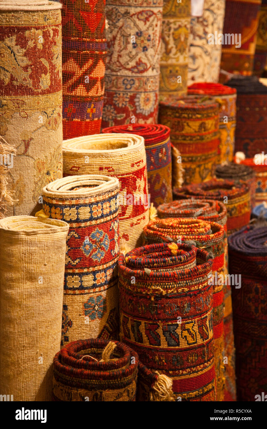 Magasin de tapis dans le Grand Bazar, Istanbul, Turquie Photo Stock - Alamy