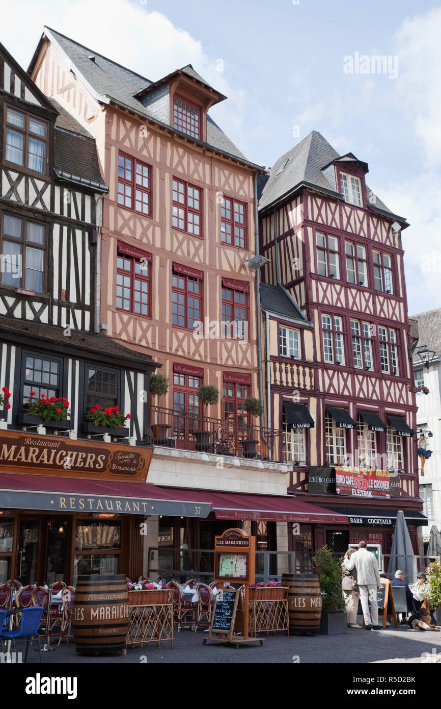 France, Normandie, Rouen, les restaurants de la place du Vieux-Marché Banque D'Images