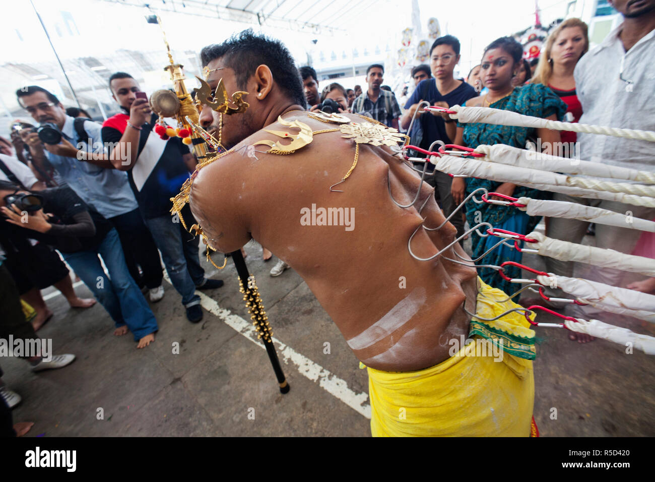 Singapour, Little India, Sri Srinivasa Perumal Temple Festival Thaipusam, participant Banque D'Images