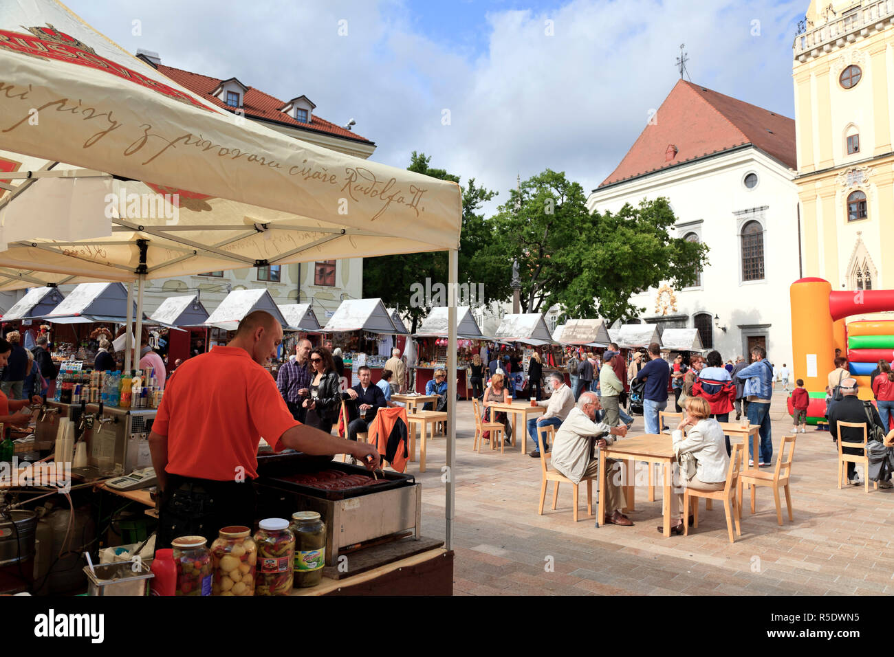 La Slovaquie, Bratislava, Vieille Ville, ancien hôtel de ville (Place Hlavne namestie) Banque D'Images
