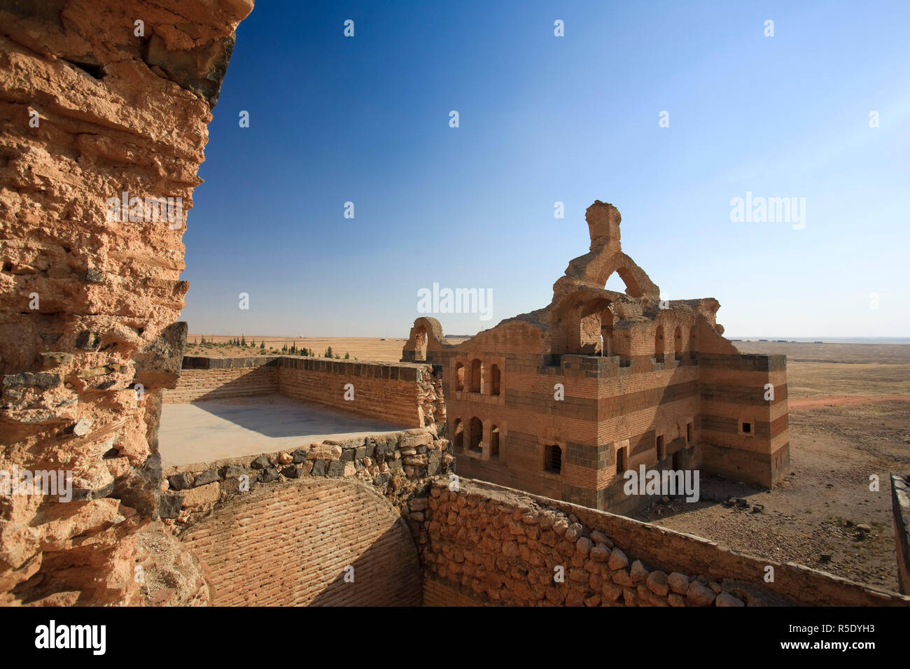 La Syrie, Hama environs, 6e siècle Grès Byzantine Palais de Qasr Ibn Wardan, Église Banque D'Images