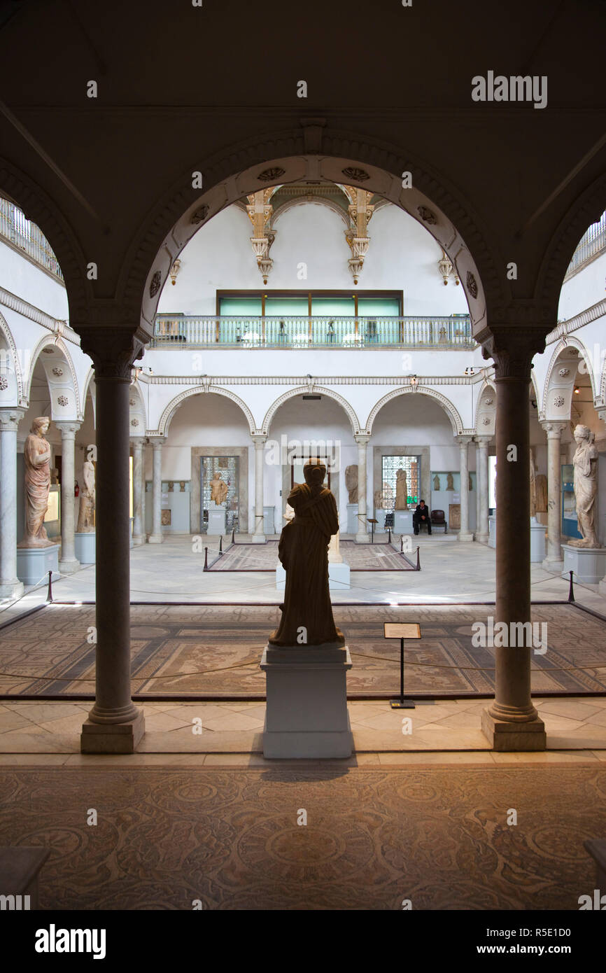 Tunisie, Tunis, Musée du Bardo, à l'époque romaine sculpture gallery Banque D'Images