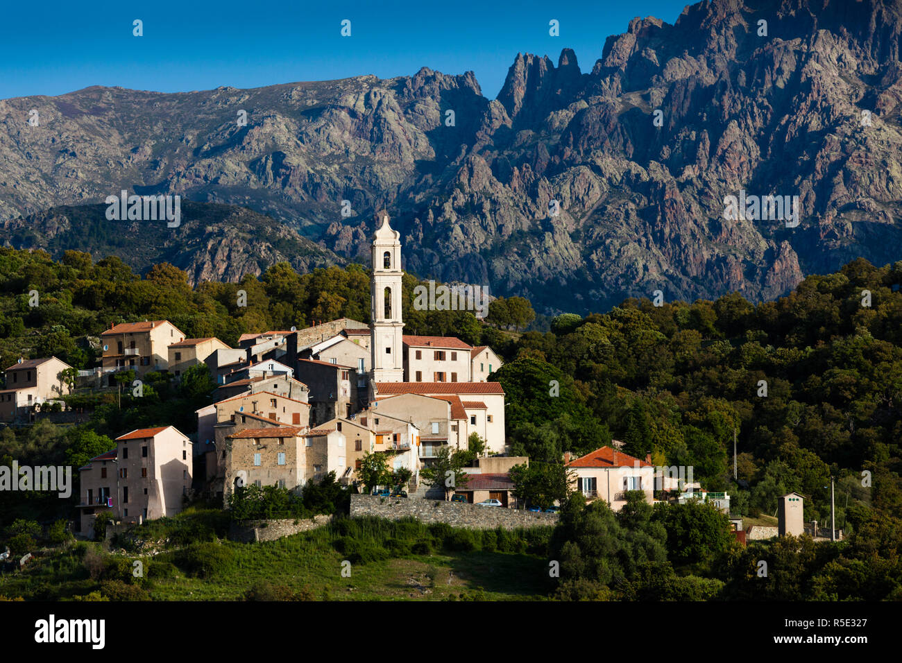 France, Corse, Haute-Corse département, région des montagnes centrales, Soveria, augmentation de la vue sur la ville Banque D'Images