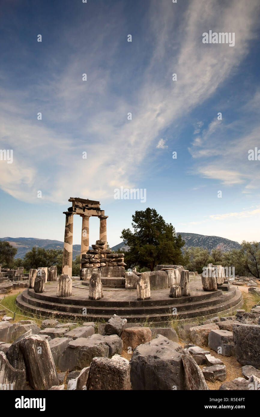 La Grèce, Delphes (Site du patrimoine mondial de l'UNESCO), sanctuaire d'Athéna Pronaia, le Tholos Banque D'Images