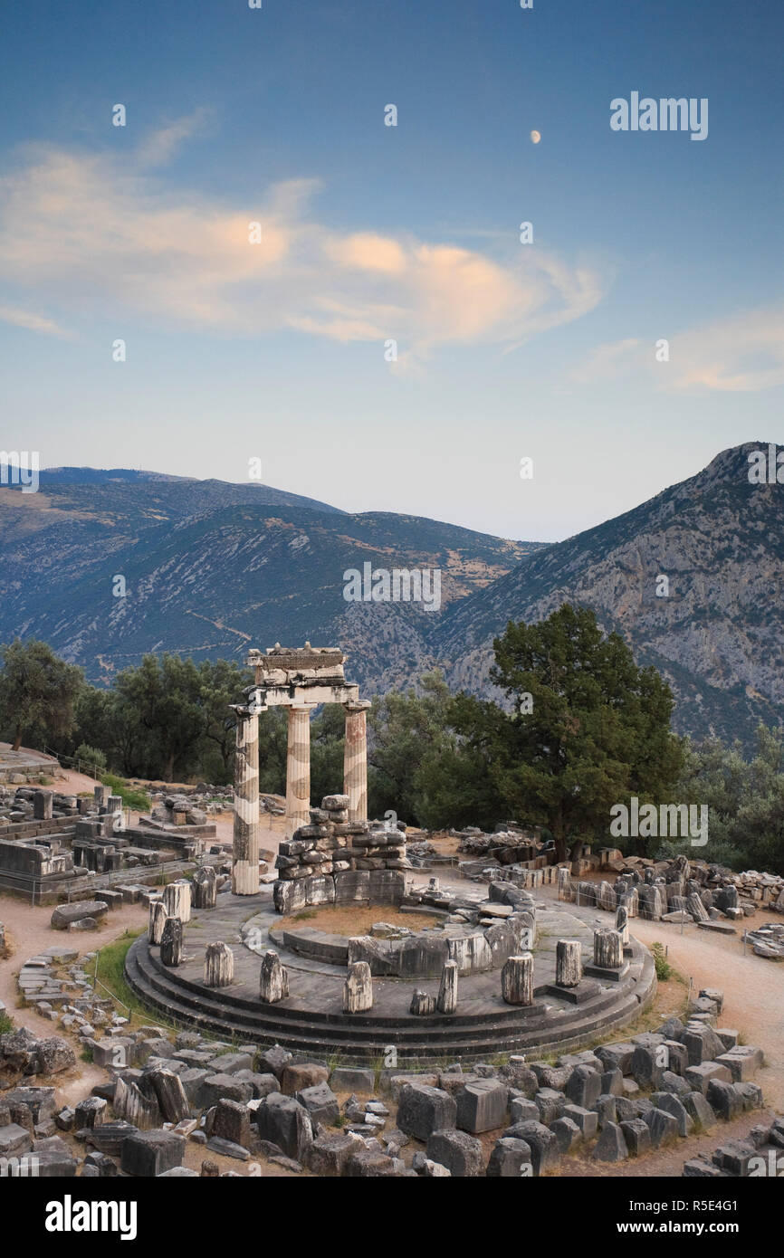 La Grèce, Delphes (Site du patrimoine mondial de l'UNESCO), sanctuaire d'Athéna Pronaia, le Tholos Banque D'Images