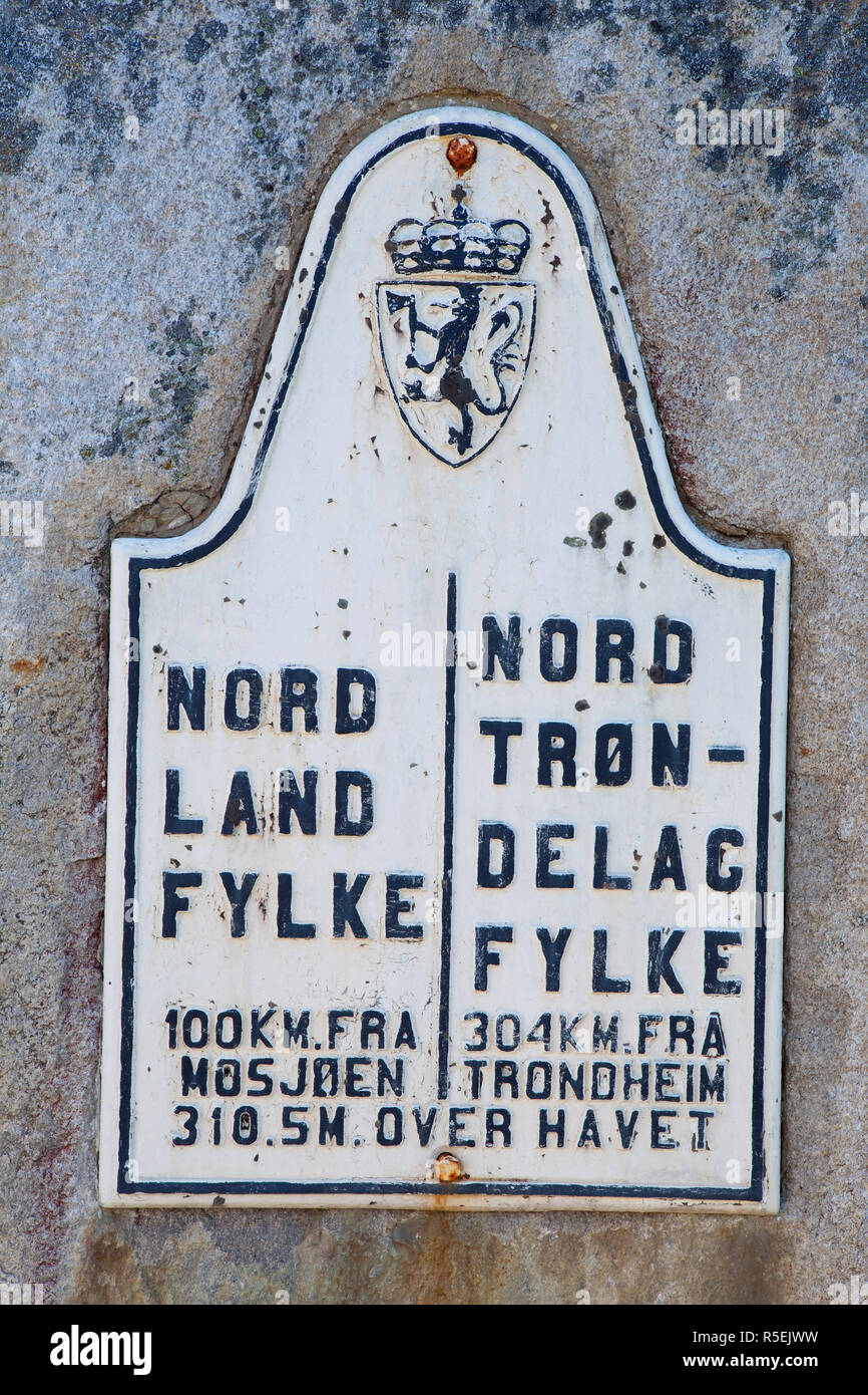 Old Road, marqueur Nordland Nordland, Norvège, la porte Banque D'Images