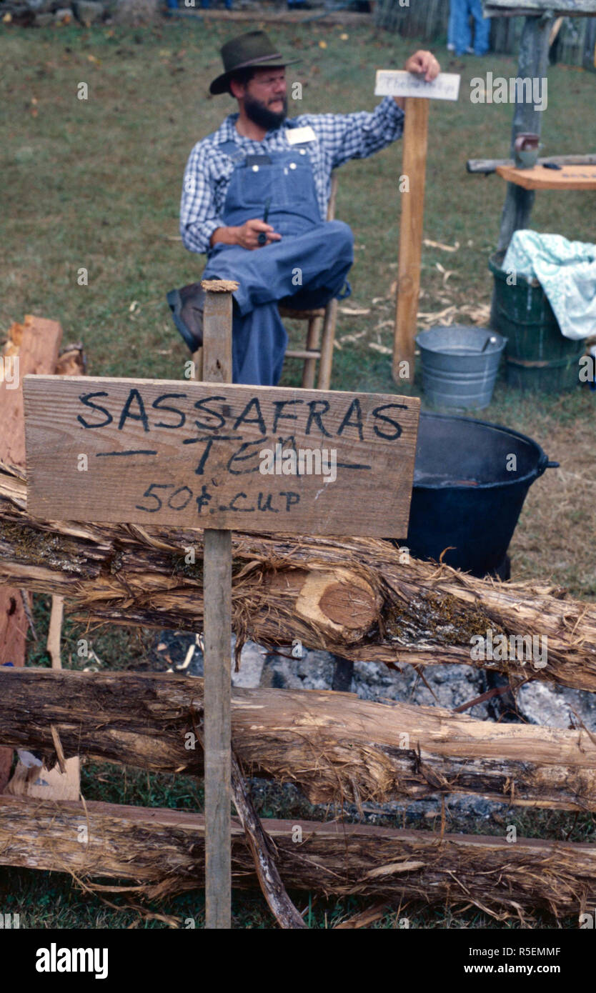 Fournisseur de thé de sassafras,Musée de l'Appalachia, New Jersey Photo  Stock - Alamy