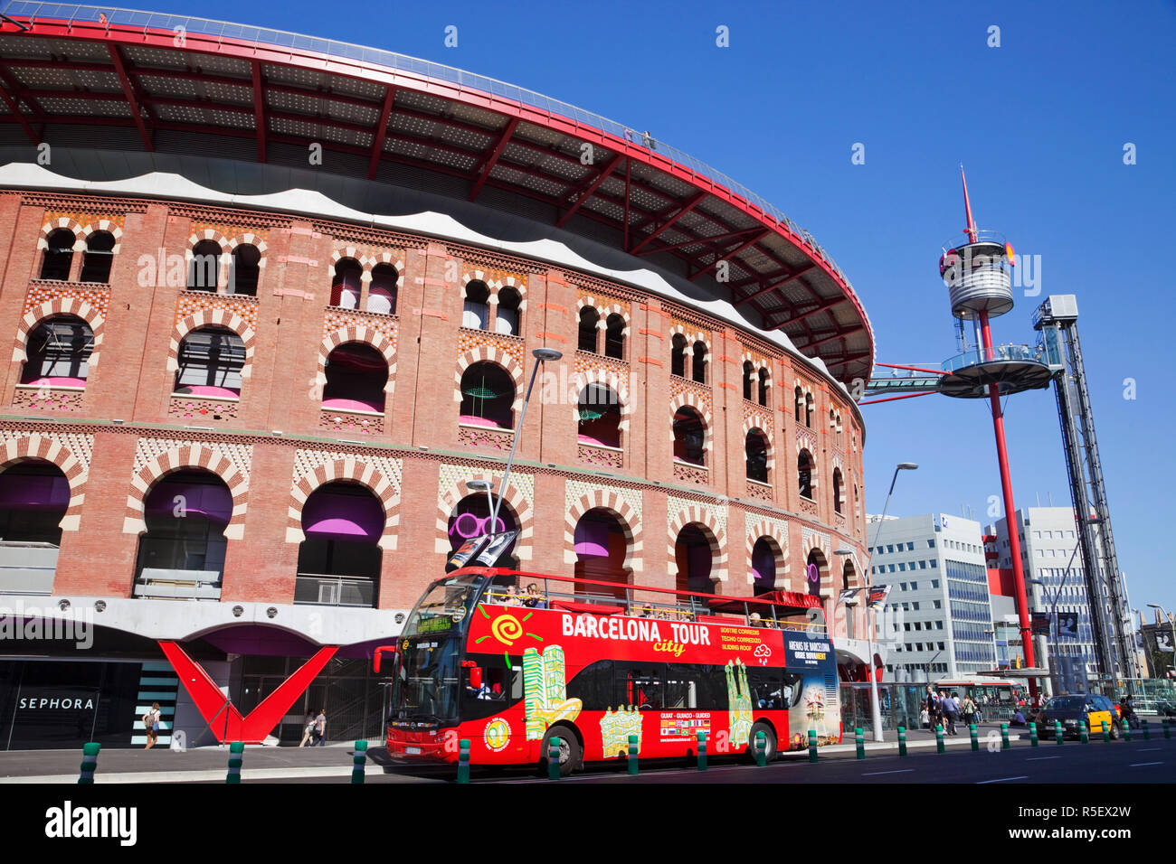 Espagne, Barcelone, connue comme arènes converties le centre commercial Las Arenas à Placa Espanya Banque D'Images