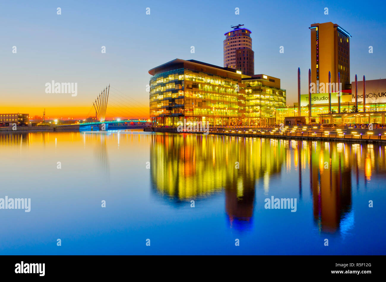 Royaume-uni, Angleterre, Greater Manchester, Salford, Salford Quays, North Bay, BBC logement MediaCityUK. Banque D'Images