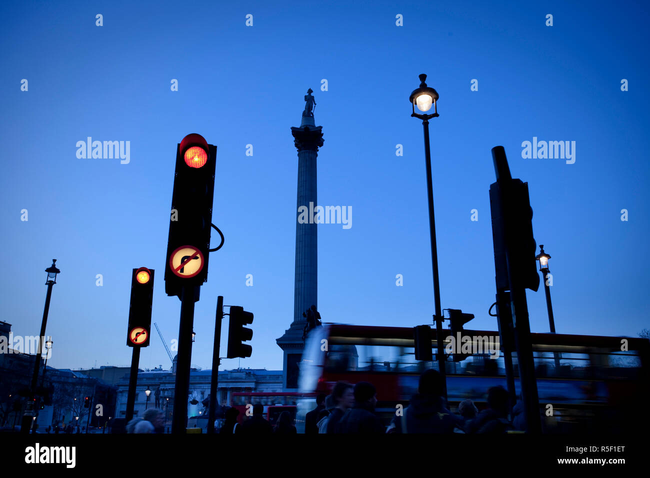 La colonne Nelson, Trafalgar Square, Londres, Angleterre Banque D'Images