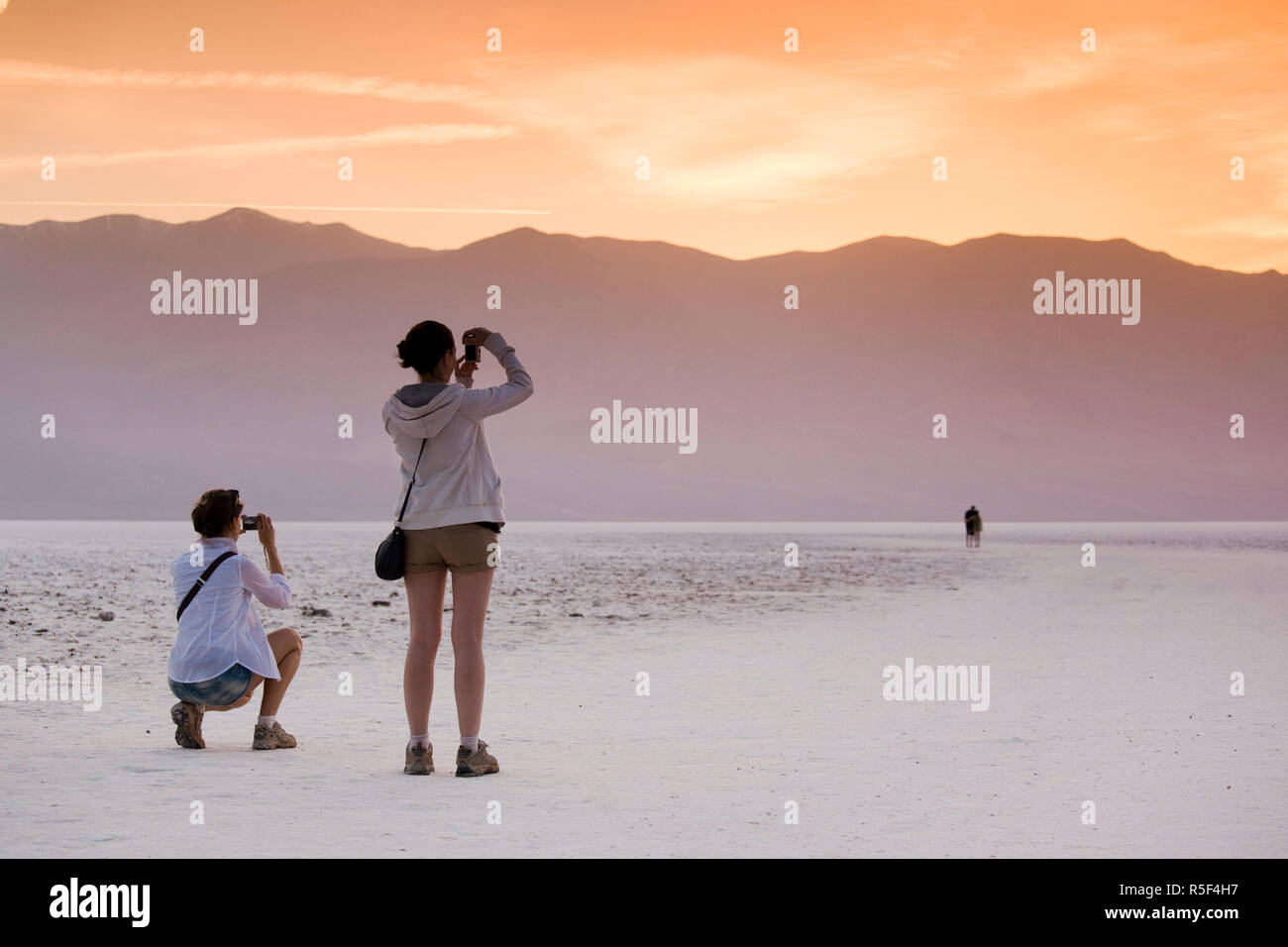 États-unis, Californie, Death Valley National Park, altitude 282, Badwater pieds au-dessous du niveau de la mer, point le plus bas dans l'hémisphère occidental Banque D'Images