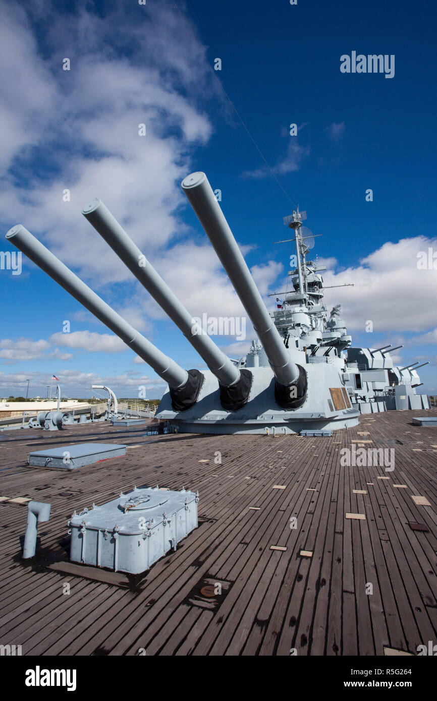 USA, Alabama, Mobile, Battleship Memorial Park, World War 2 ère-cuirassé, USS Alabama, 16 canons de 81 cm Banque D'Images