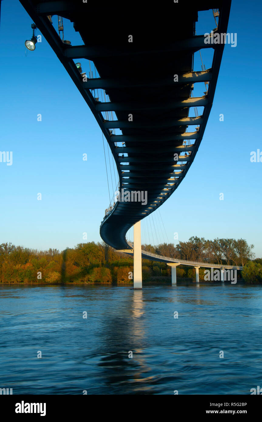 USA, Nebraska, Omaha, Bob Kerrey Pont piétonnier, Passerelle, Rivière Missouri, la connexion d'Omaha à Council Bluffs, Iowa Banque D'Images