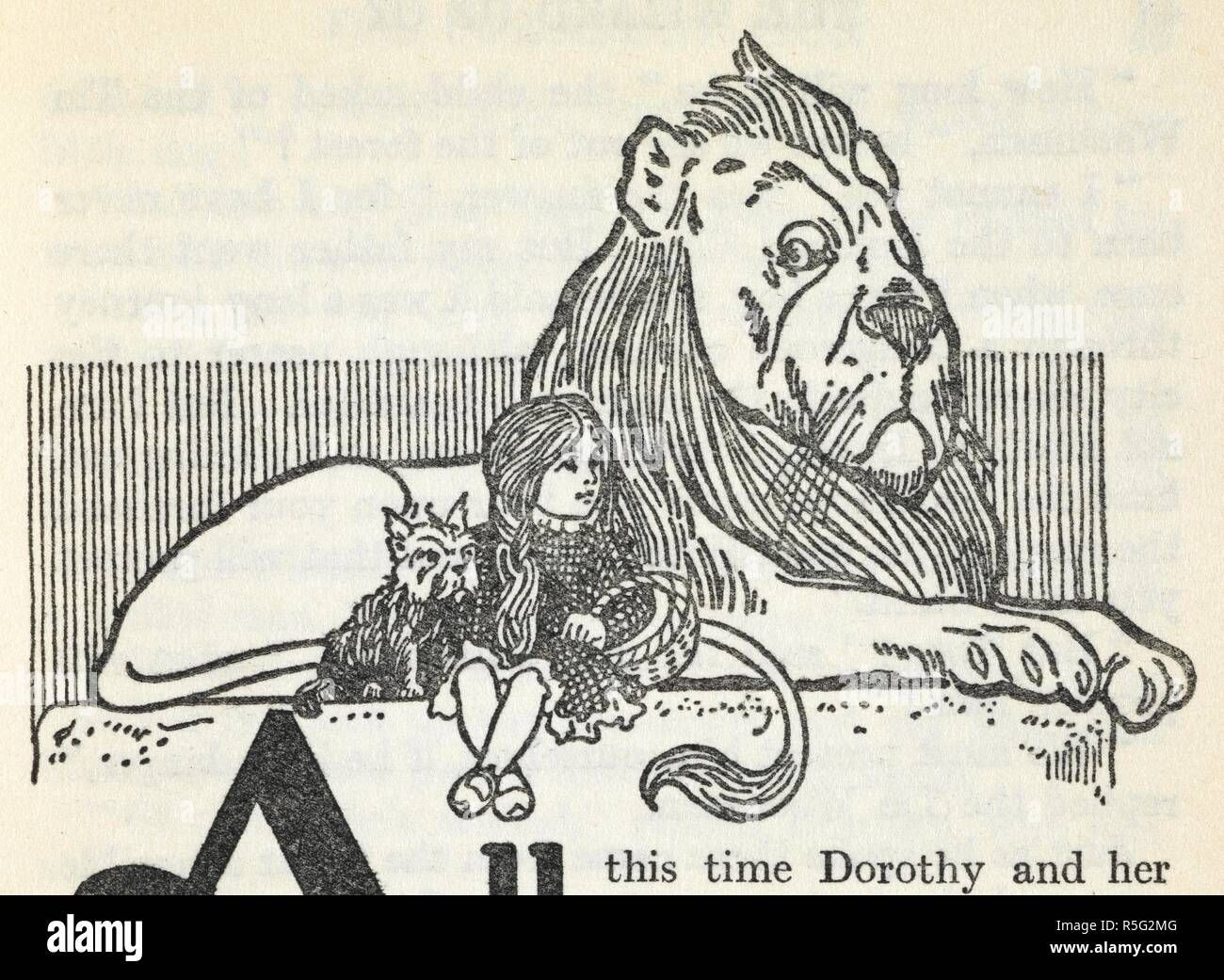 Dorothy, Toto et le lion lâche. Le Magicien d'Oz, etc. London : Hutchinson & Co., [1926]. Source : 12808.gg.18 page 47. Langue : Anglais. Auteur : BAUM, FRANK LYMAN. Banque D'Images