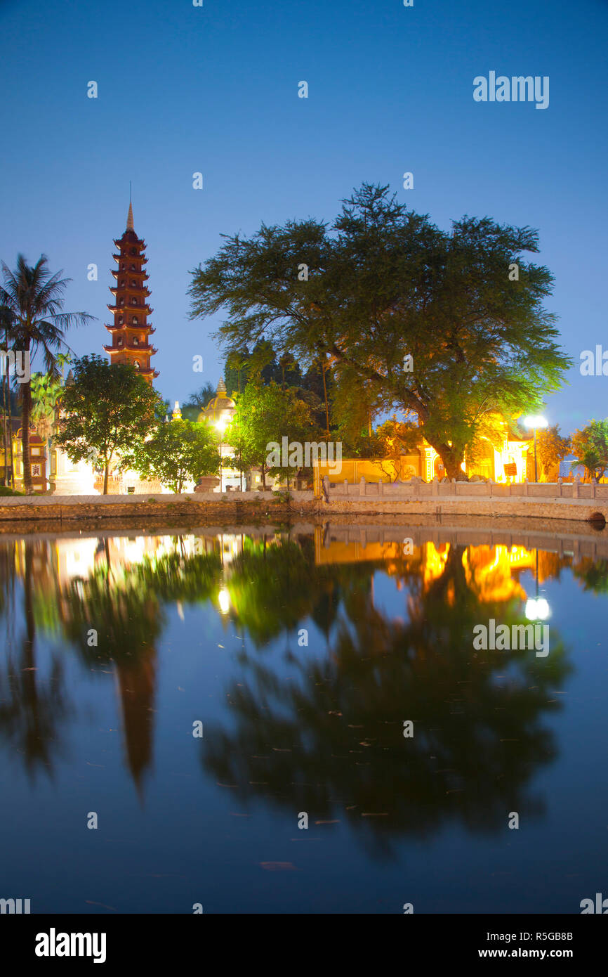 La Pagode Tran Quoc, Lac de l'Ouest (Ho Tay), Hanoi, Vietnam Banque D'Images