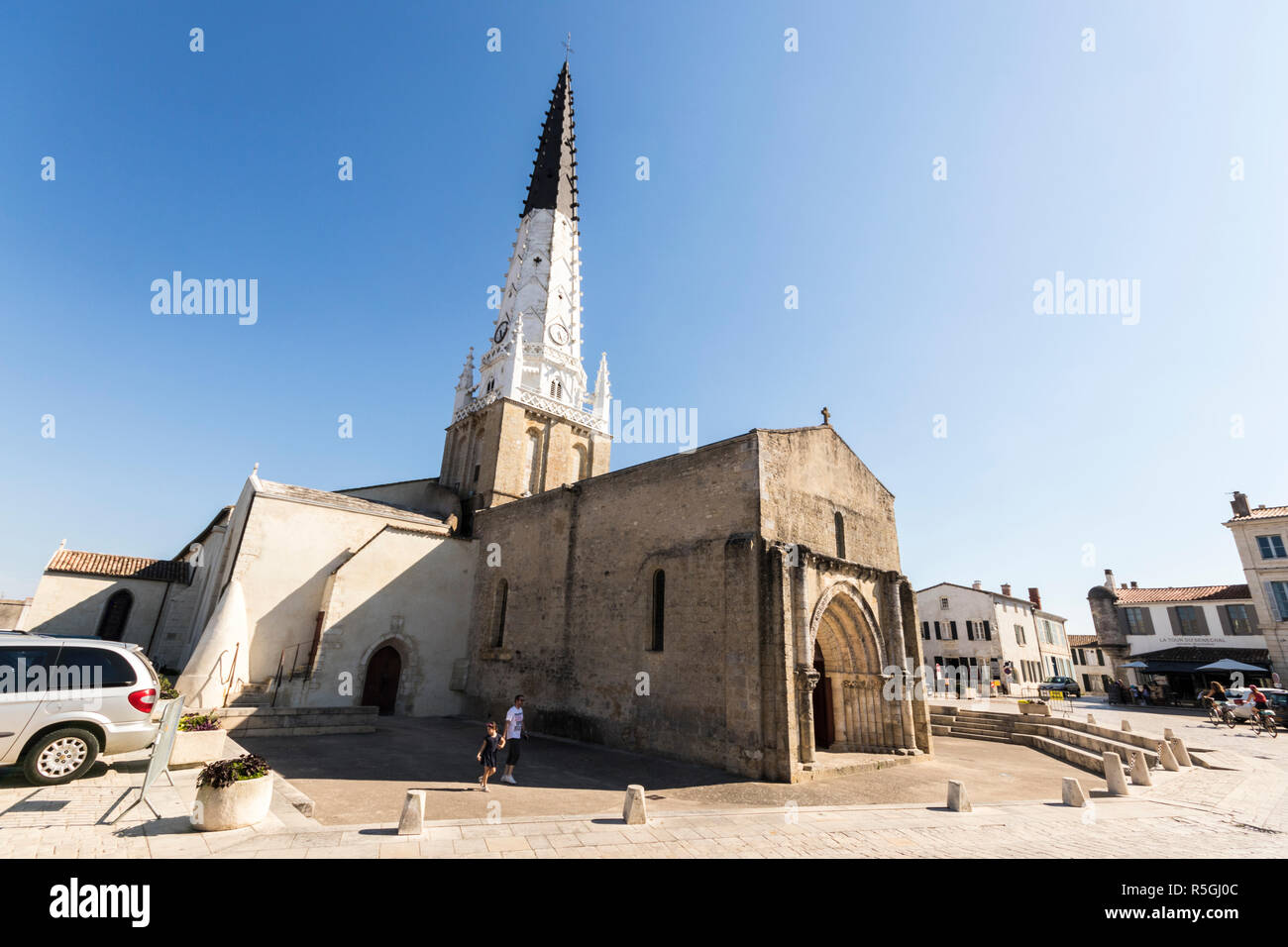 Ars-en-Re, France. L'église Saint-Etienne (Église de Saint Stephen), un temple religieux gothique dans l'île de Ré île dans l'ouest de la France Banque D'Images