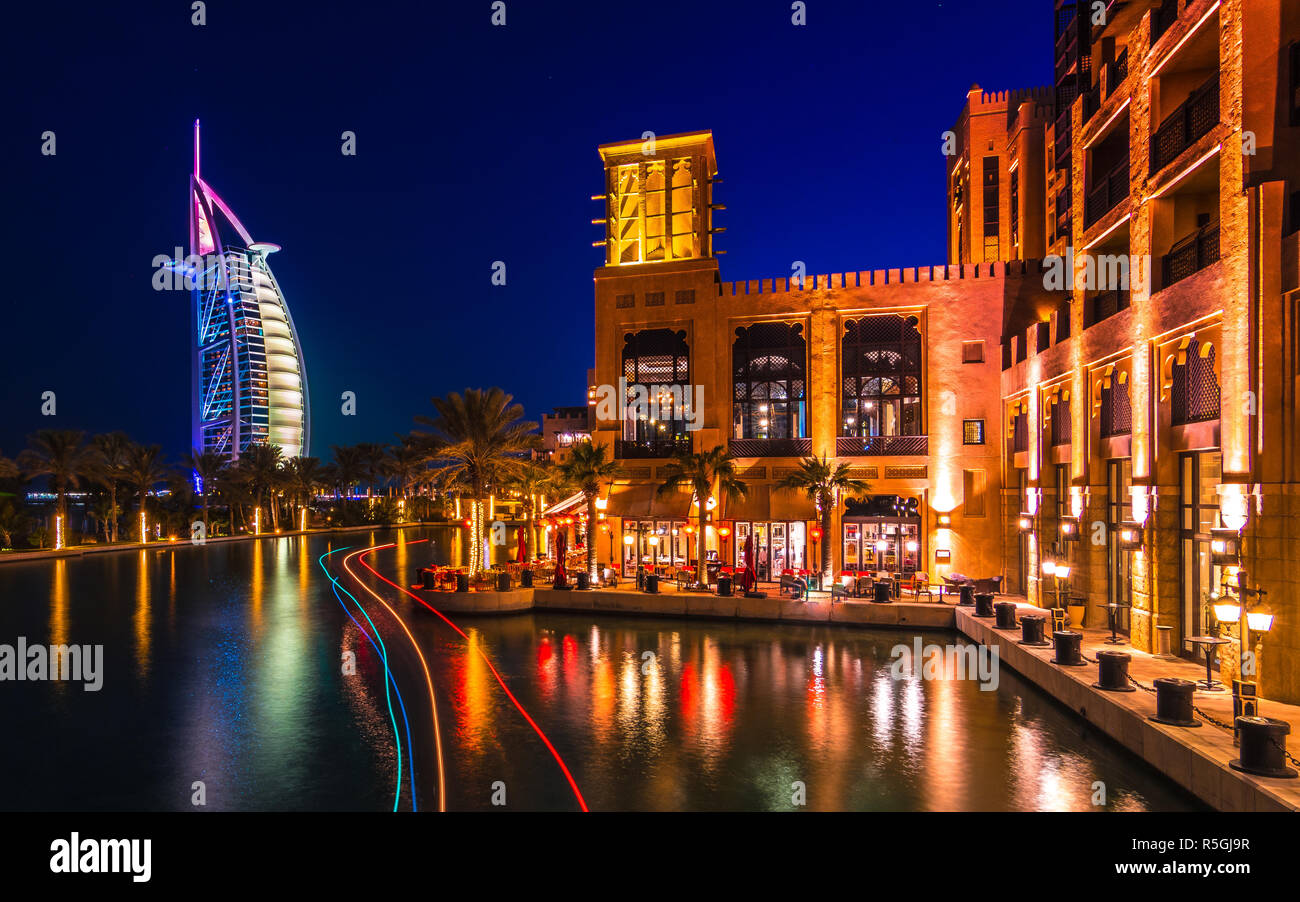 Vue de la nuit de Burj Al Arab Jumeirah Banque D'Images