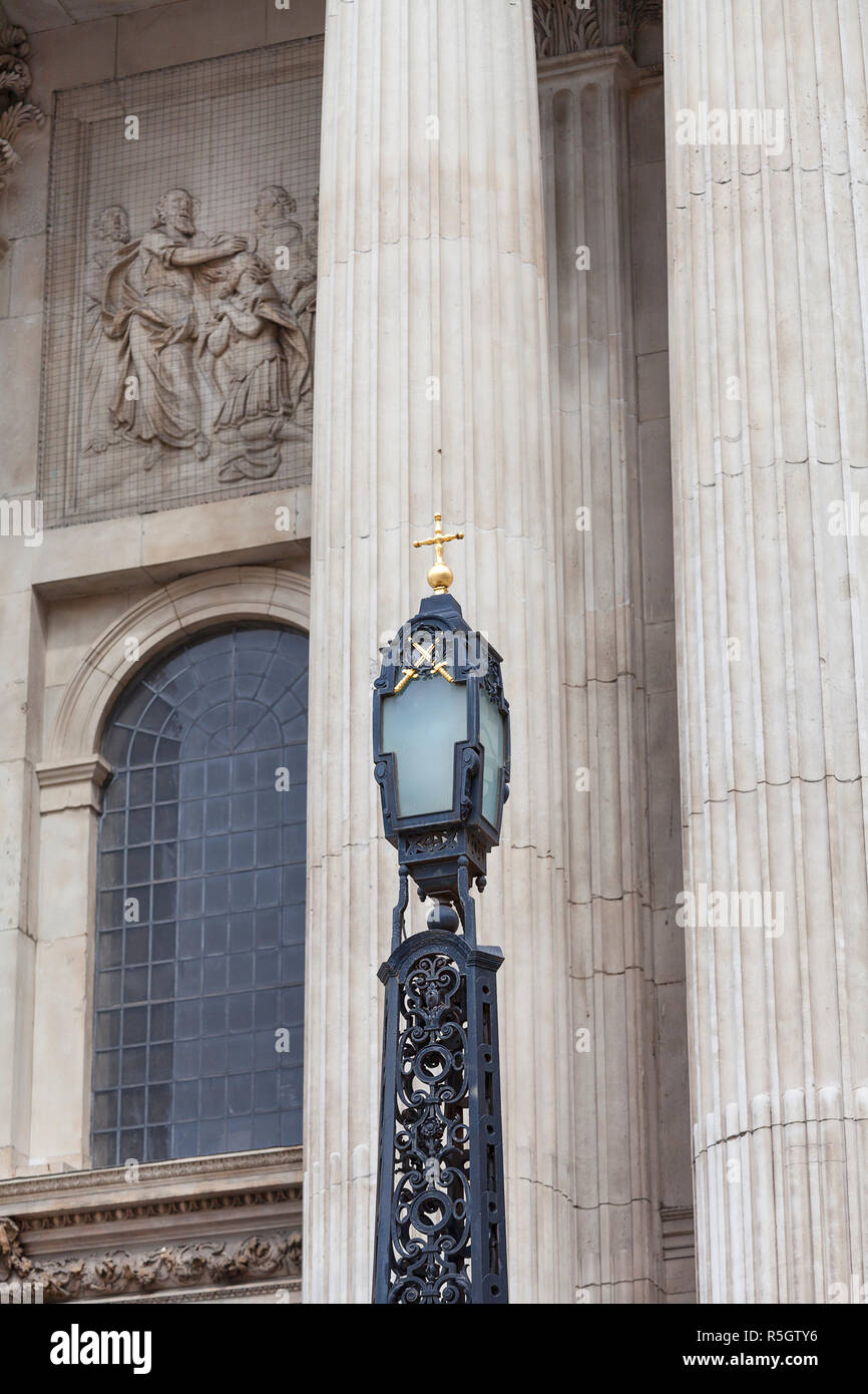 18e siècle de la Cathédrale St Paul, lanterne, Londres, Royaume-Uni. Banque D'Images