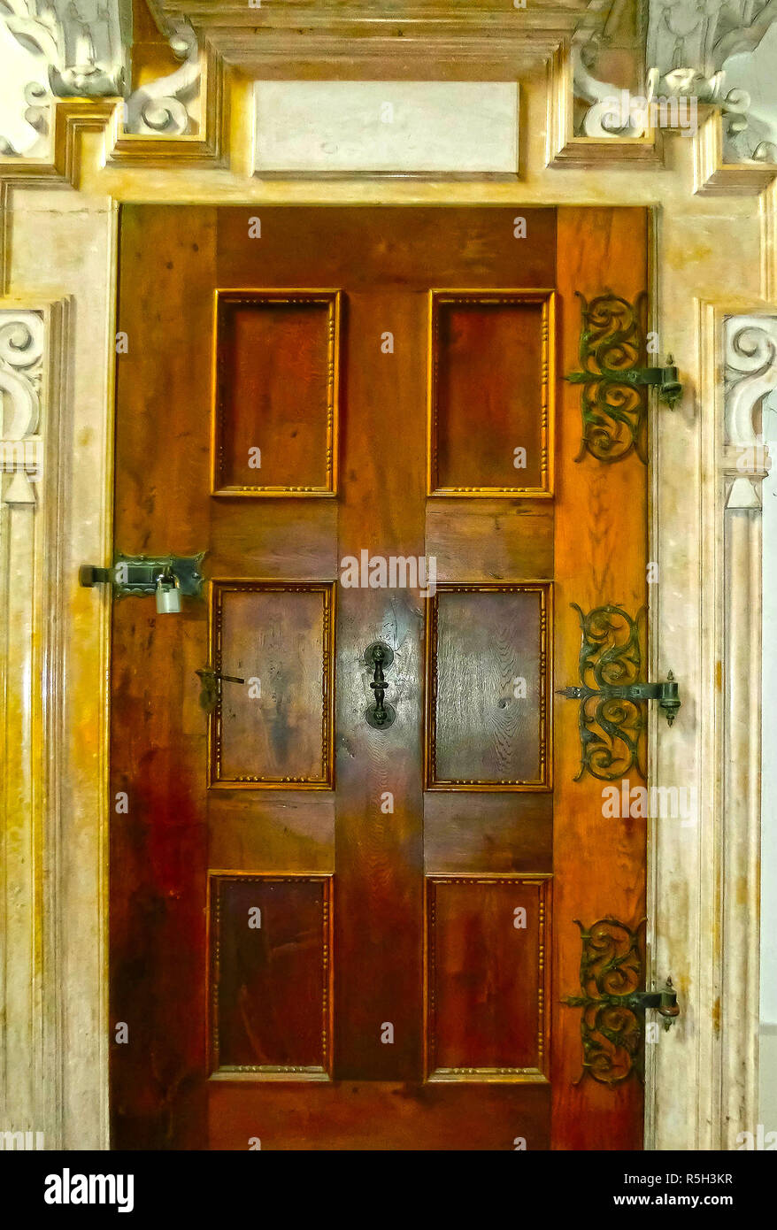 Une ancienne porte d'entrée à Salzbourg, en Autriche. Banque D'Images